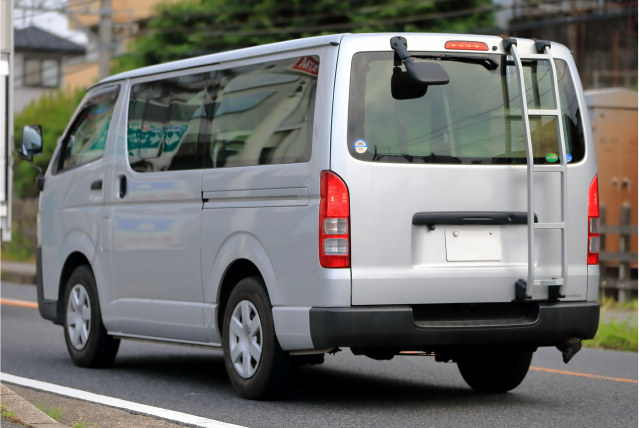現地調査にうかがう社用車